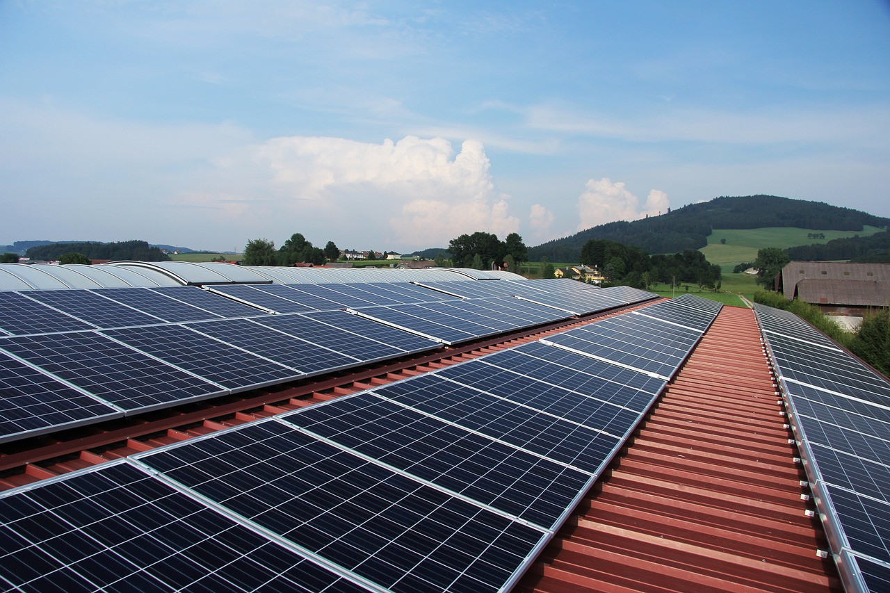 Inteligentne zarządzanie energią w domu - jak połączyć fotowoltaikę z magazynem energii i dynamicznymi taryfami